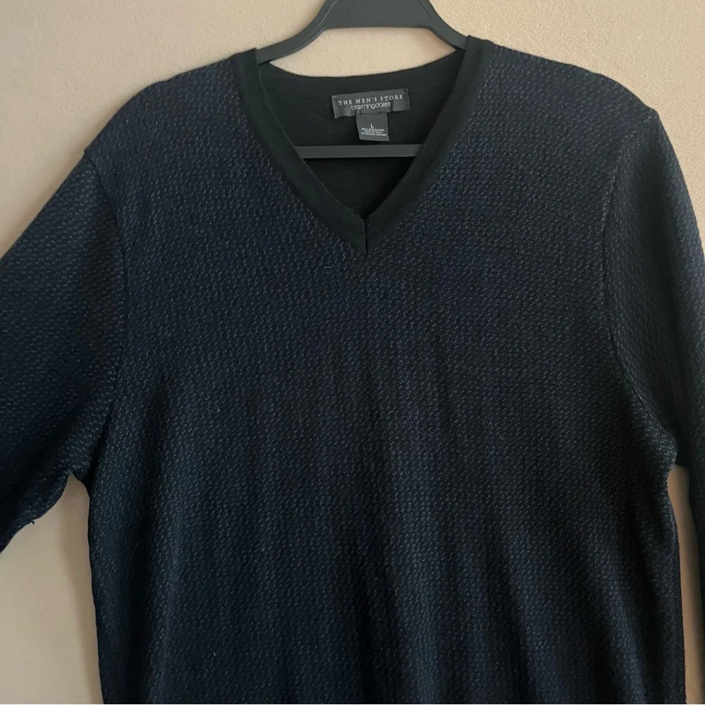Bloomingdales The Men’s Store 100% Merino Wool V-Neck Sweater Navy Blue L Preppy